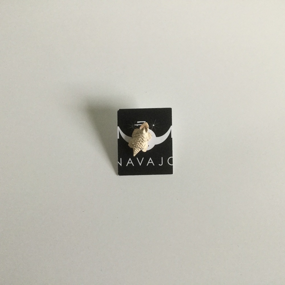 Navajo Albino Lizard Tie Tack
